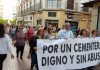 Unas 500 personas se manifiestan contra los precios del Cementerio Parroquial