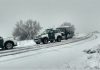 Auxiliado un autobús con escolares atrapado por la nieve en la carretera de Huelma