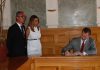 Los Reyes firmaron en el libro de Honor del Ayuntamiento