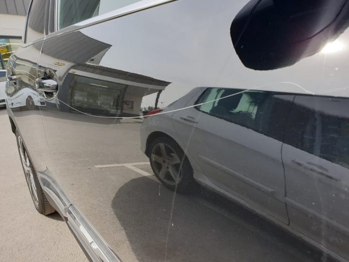 Bailén coche rallado en el Aguaym