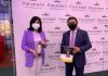 El presidente de la Diputación visita el estand de Paradores en Fitur 2021