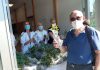 El Hospital de Linares celebra el Día del Medio Ambiente con el reparto de plantas autóctonas