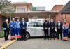 Entrega de un coche eléctrico en el centro de salud de Mengíbar