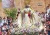 Baños de la Encina revivió, tras dos años, «El Abrazo» del Domingo de Resurrección