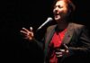 El presidente de la Diputación felicita a la cantaora Carmen Linares por obtener el Premio Princesa de Asturias de las Artes