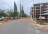 Corte de un carril de circulación de la calle Juan Salcedo Guillén crue con la calle 28 de Febrero