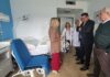 La delegada de Salud y Consumo visita la Hospitalización del Hospital Universitario San Agustín para conocer el nuevo mobiliario