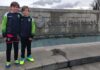 Dos jóvenes jugadores de la cantera bailenense disputan un partido en Valdebebas