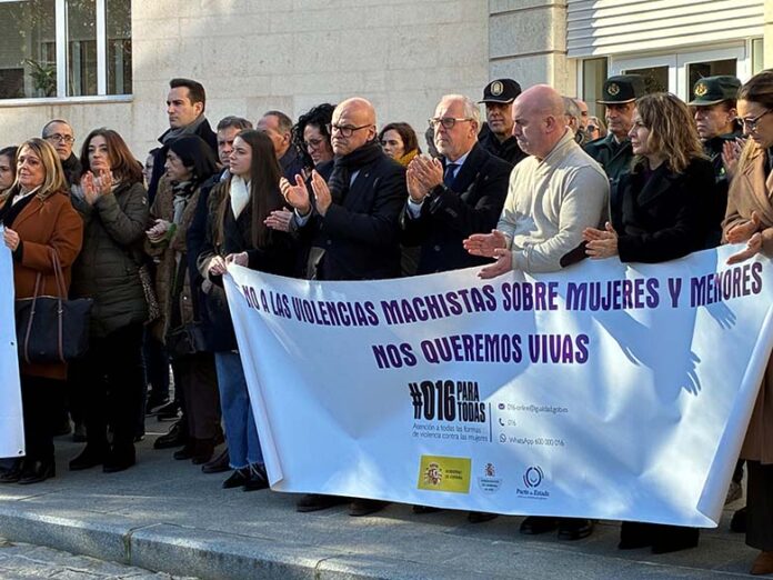 QUESADA Concentración violencia machista 01
