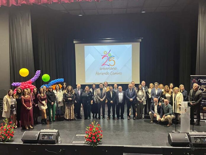 MENGIBAR Acto 25 aniversario Asociación Abriendo Camino 1