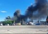 Extinguido el incendio de un desguace en Bailén con medio centenar de vehículos afectados