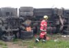 Vuelco de un camión cisterna en la A-4