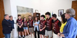 La alcaldesa recibe y felicita al Tecnigen Linares por su ascenso a Superdivisión de Tenis de Mesa