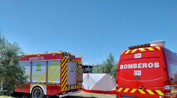 Intervención de los Bomberos de Andújar en un accidente con el fallecimiento una mujer