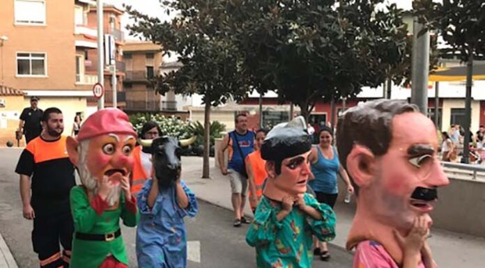Festejos abre el plazo de inscripción para participar en el Pasacalles de Cabezudos de las Fiestas de Julio