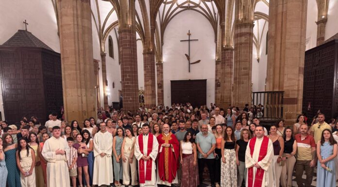 Más de 90 jóvenes y adultos reciben en Bailén el Sacramento de la Confirmación