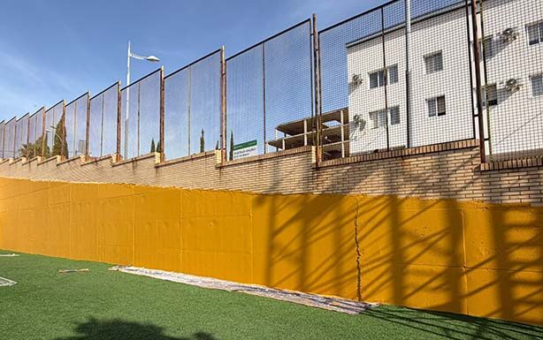 El Ayuntamiento de Bailén mejora las instalaciones deportivas y anuncia la renovación del césped del Gregorio Manzano