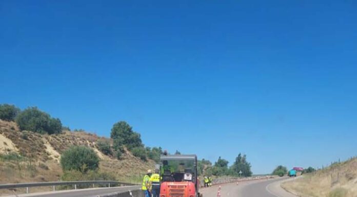 El Ayuntamiento acomete labores de limpieza y mejora en los principales accesos de Bailén