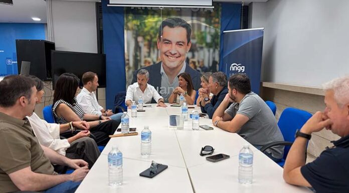 Juan Bravo aborda en Linares el “caos ferroviario” y las principales reivindicaciones de la ciudad