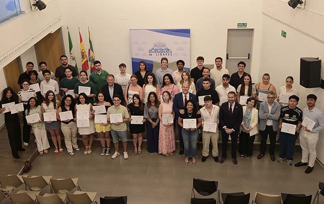 UJA Entrega becas_talento_Linares
