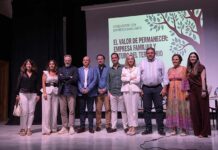 La Cátedra JAPEMASA de la UJA y el Ayuntamiento de Castellar ponen en valor el papel de la empresa familiar como motor contra la despoblación