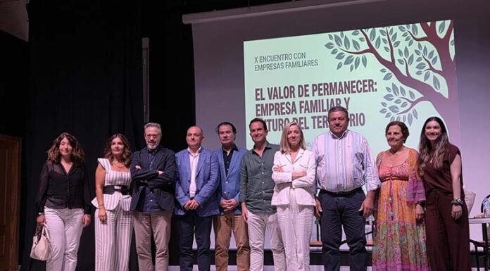 La Cátedra JAPEMASA de la UJA y el Ayuntamiento de Castellar ponen en valor el papel de la empresa familiar como motor contra la despoblación
