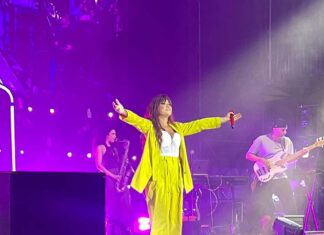 Vanesa Martín llenó de magia y de polvo de mariposas una noche de emociones a su paso por Jaén