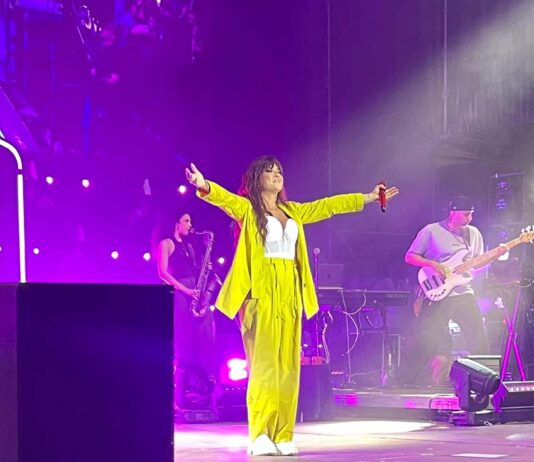 Vanesa Martín llenó de magia y de polvo de mariposas una noche de emociones a su paso por Jaén
