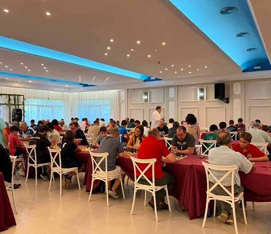 Más de 100 ajedrecistas participan en el V Torneo de Ajedrez de Festas de Julio