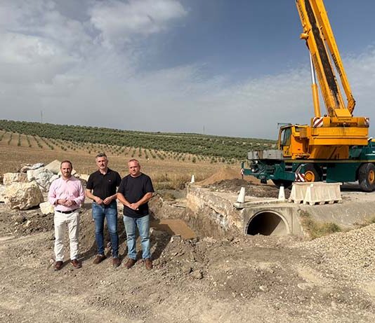 La adecuación de la carretera entre Mengíbar y Cazalilla mejorará el eje viario que une esta zona de la provincia