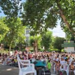 La magia de Peneque llenó de ilusión la Plaza Blas Infante