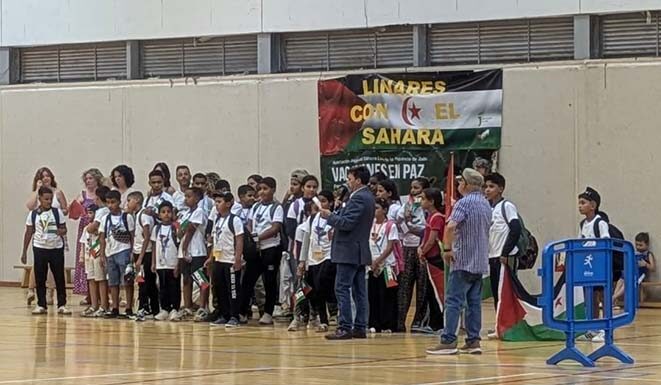 El vicepresidente segundo recibe a los menores saharauis que participan en el programa Vacaciones en Paz